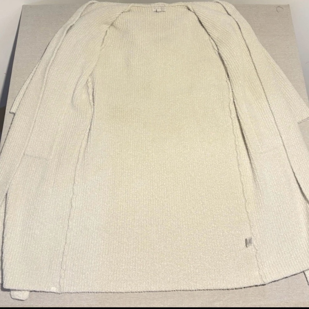 Barefoot dreams Robe Size 1 Cream/Ivory Hood Long Sleeves - Picture 6 of 8